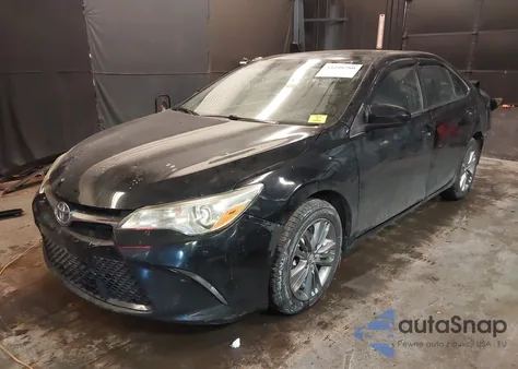 2015 Toyota Camry Se z USA, uszkodzony, nr VIN 4T1BF1FK4FU933662